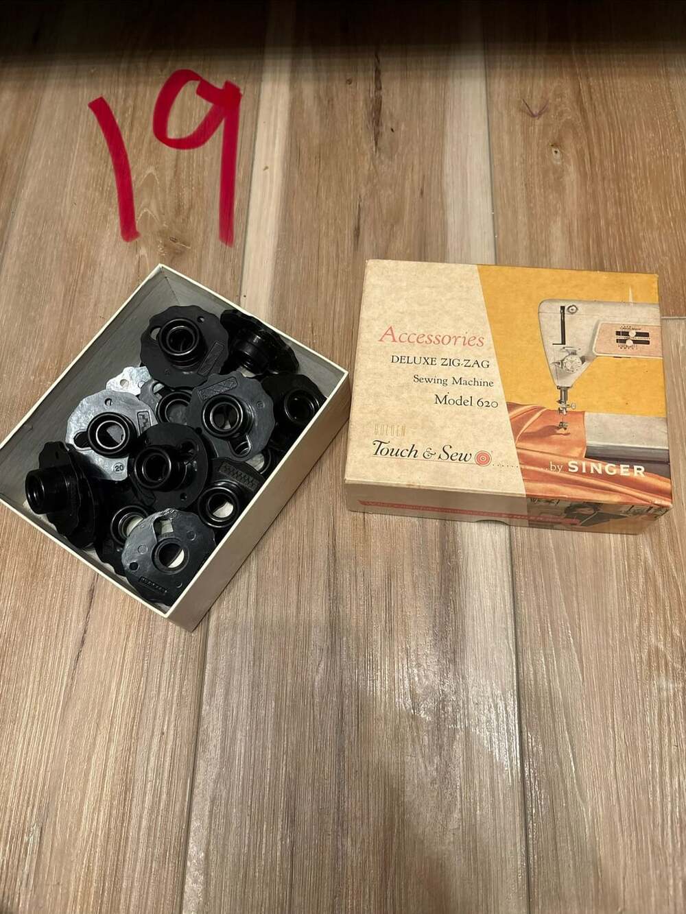 Singer Model 620 Deluxe Zig-Zag Accessories Kit